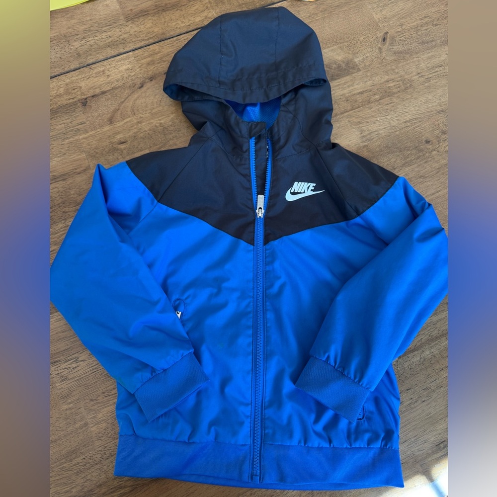 Boys Nike Windrunner hooded jacket
